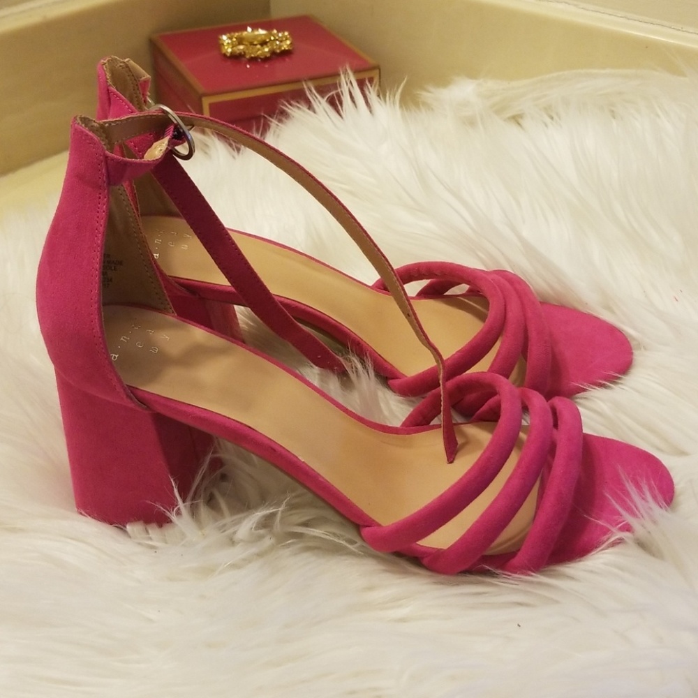 Pink heels ssndals